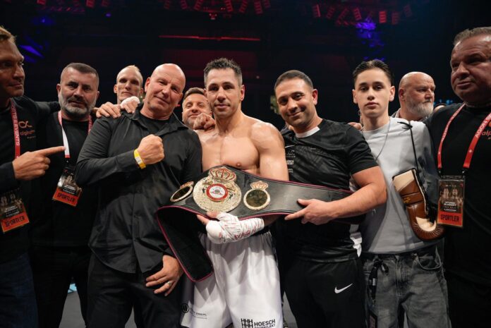 Sturm stops Blindert in third round, wins WBA Gold title